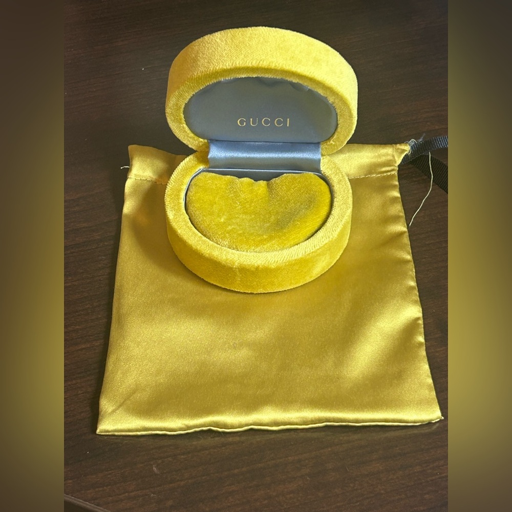 Gucci Vibrant Yellow Velvet Jewelry Box And Dustbag - Picture 1 of 1